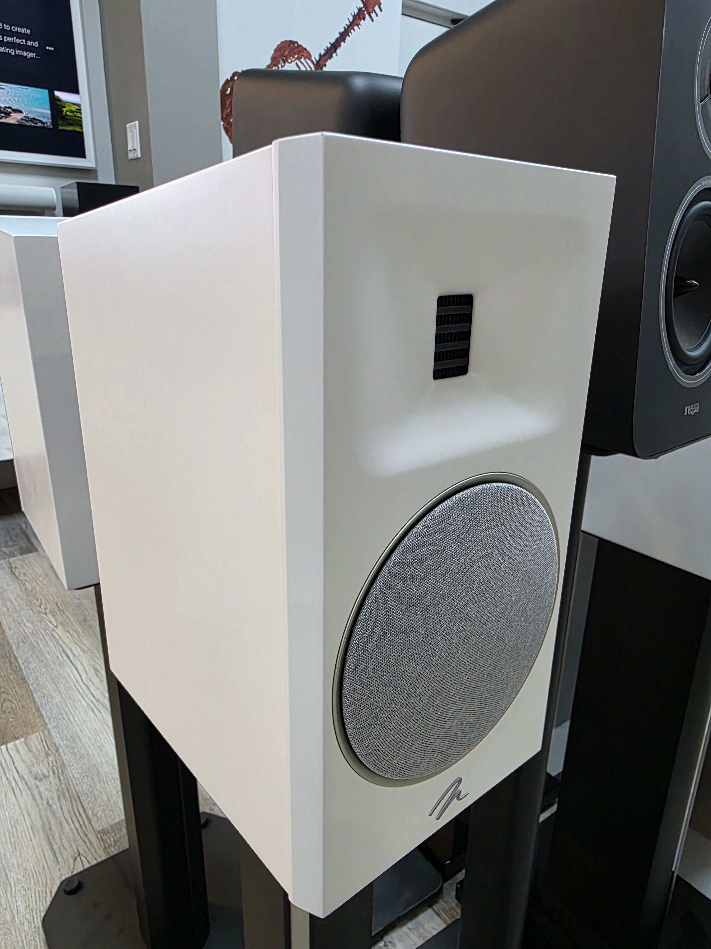 Martin Logan Motion B10 Bookshelf Speaker in Satin White (Demo Pair) | Best Martin Logan Motion B10 Bookshelf Speaker in Satin White (Demo Pair) | Martin Logan Motion B10 Bookshelf Speaker in Satin White (Demo Pair) Reviews |  Audiolab Stereo & Video