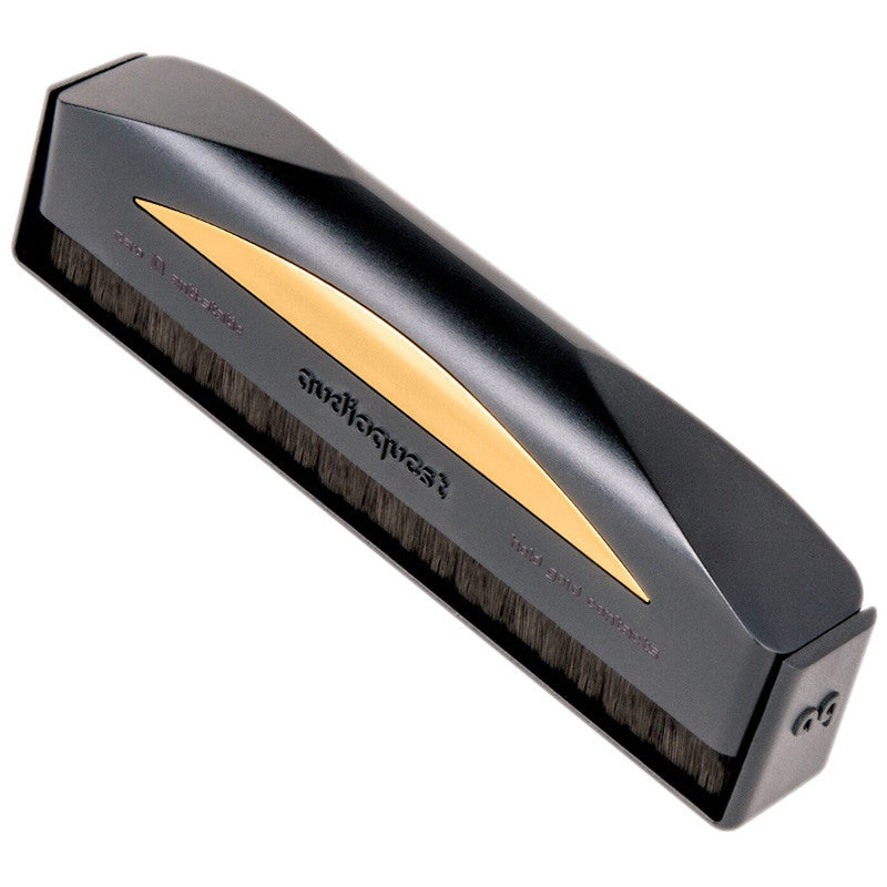 AudioQuest Anti Static Carbon Fiber Record Brush (New Version) | Best AudioQuest Anti Static Carbon Fiber Record Brush (New Version) | AudioQuest Anti Static Carbon Fiber Record Brush (New Version) Reviews | Audiolab Home Audio