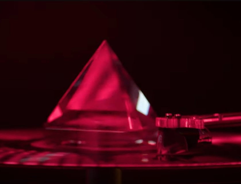 Pro-Ject Dark Side of The Moon - Glass Prism Record Weight | Best Pro-Ject Dark Side of The Moon - Glass Prism Record Weight | Pro-Ject Dark Side of The Moon - Glass Prism Record Weight Reviews | Audiolab Home Audio