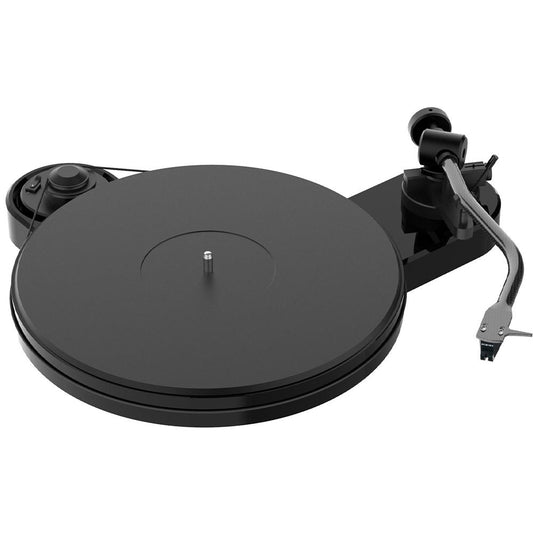 Pro-Ject RPM 3 Carbon Audiophile Turntable with Curved Composite Tonearm & Sumiko Moonstone MM Phono Cartridge